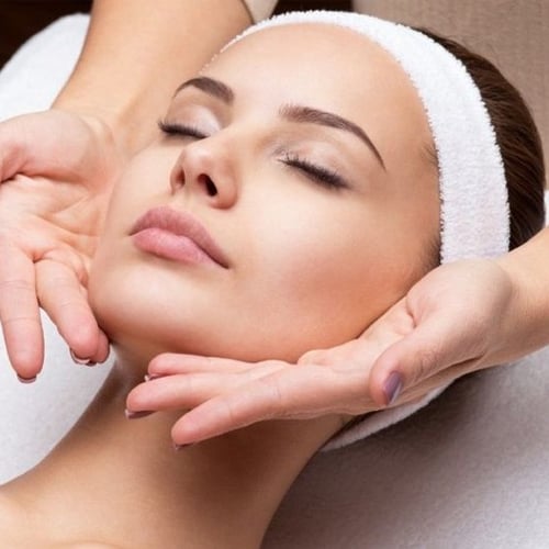 Terapia de Estiramiento Facial Energético